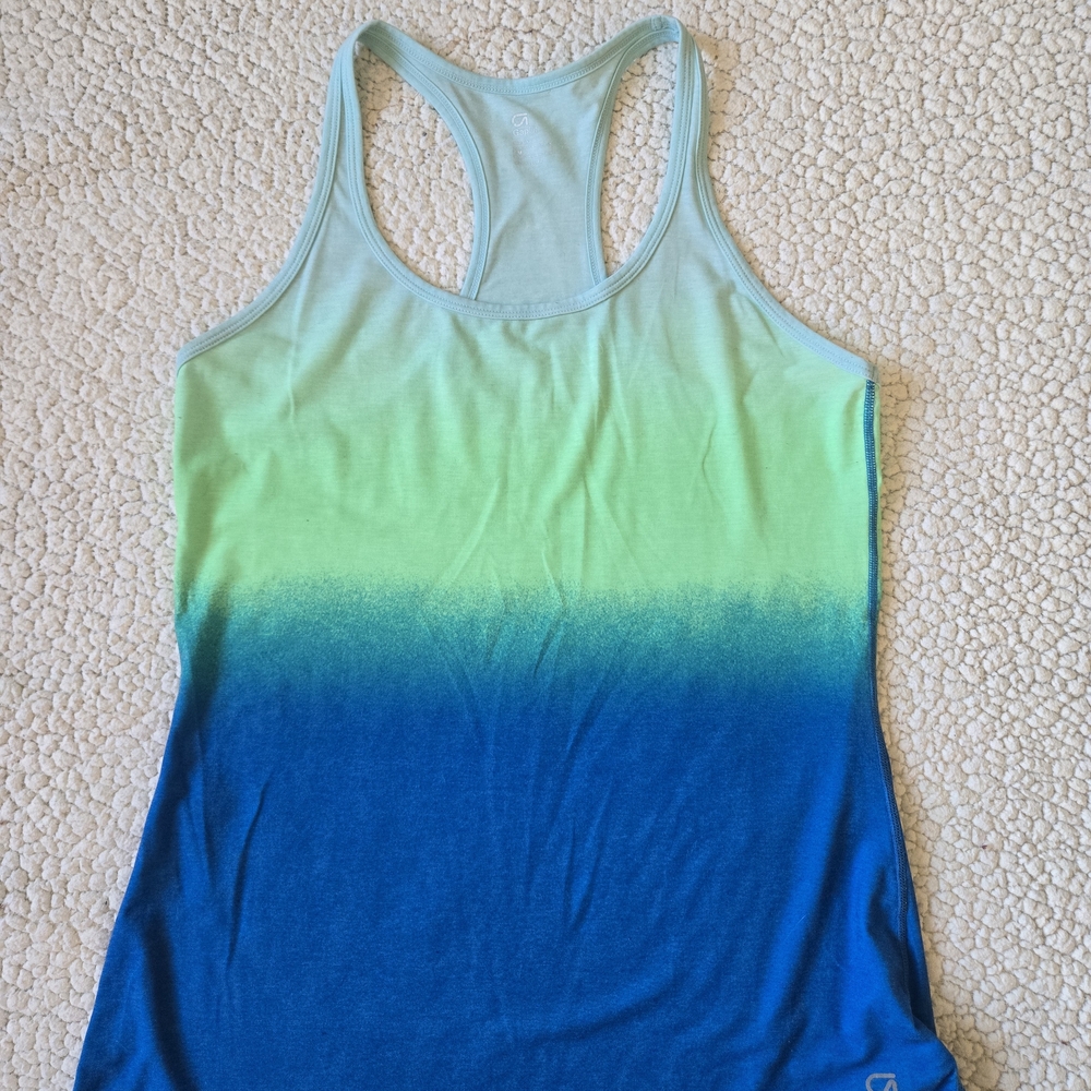 ❤️‍🔥❤️‍🔥❤️‍🔥GAP Blue and Green Ombre Tank Top